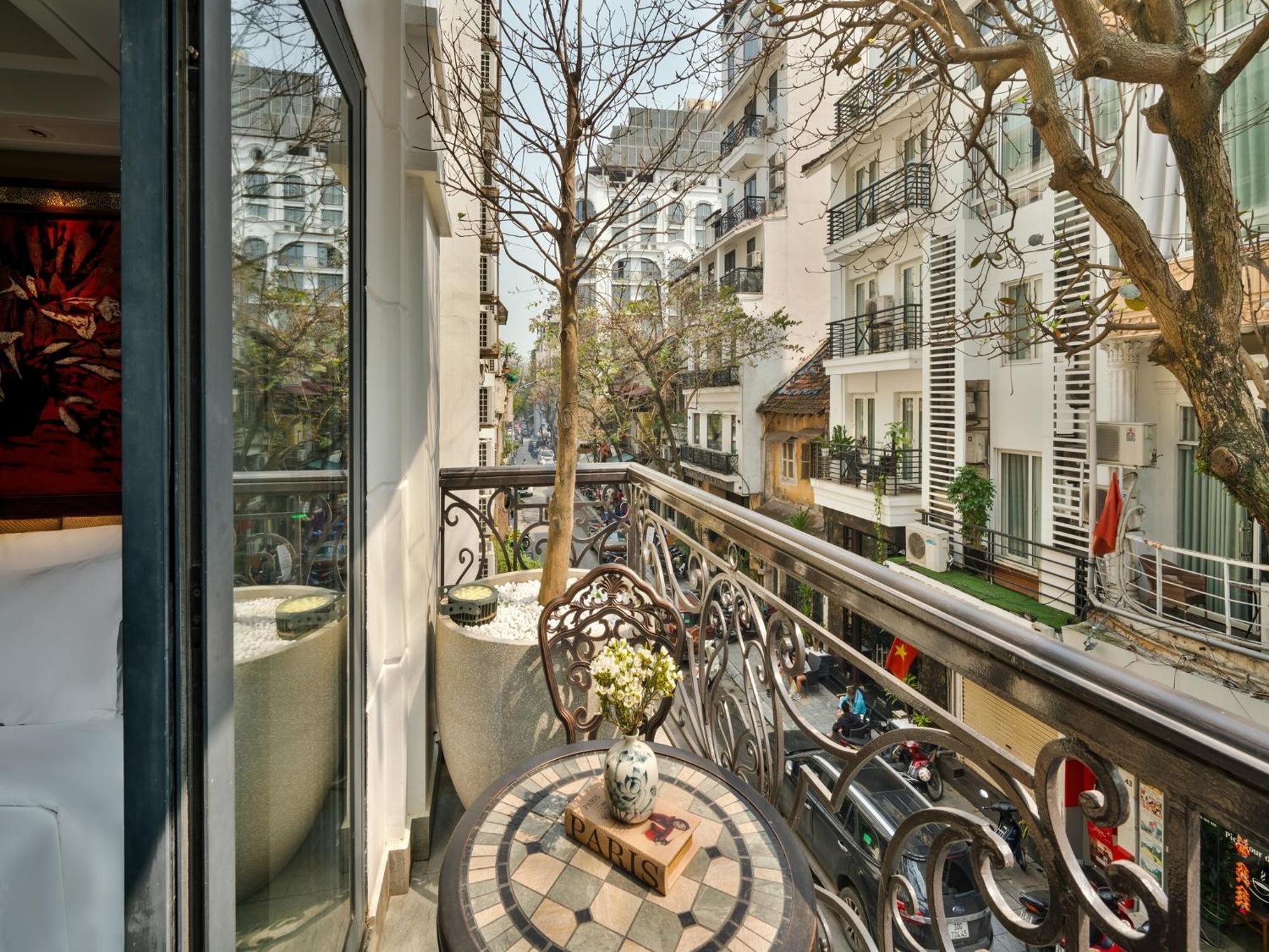 Peridot Gallery Classic Hotel, Hanoi